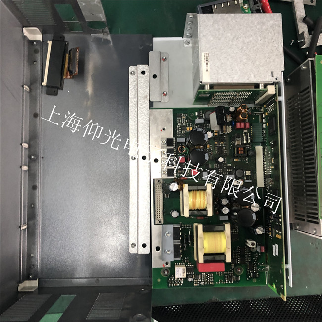 Ӣ���ڱ�Ƶ�����͹����������