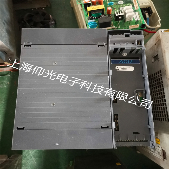 ���콺���ӹ������������Ƶ��VCB400����LED2��LED7��������ά��