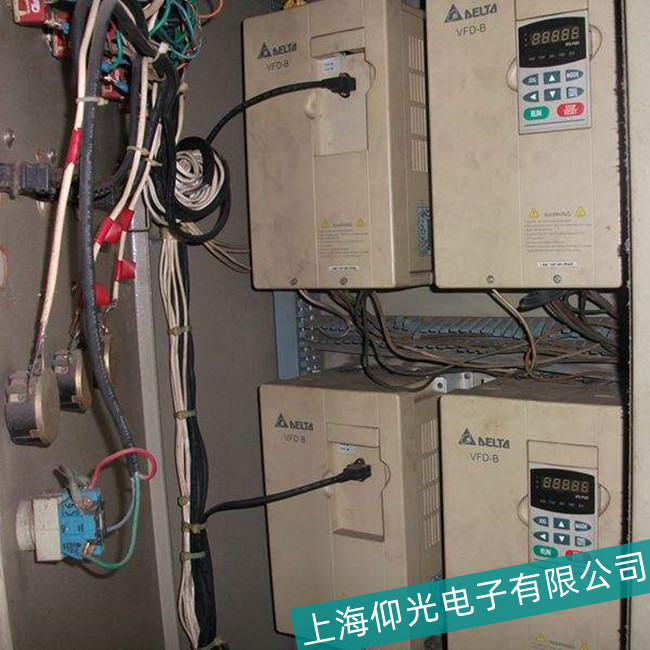 ����̨���Ƶ����������������滻����ά��