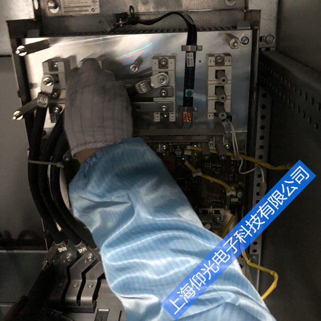 ��Ĭ����Ƶ��EV2000����E010����ԭ�򼰽������